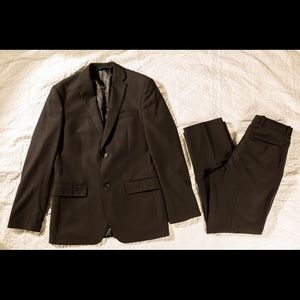 Perry Ellis suit